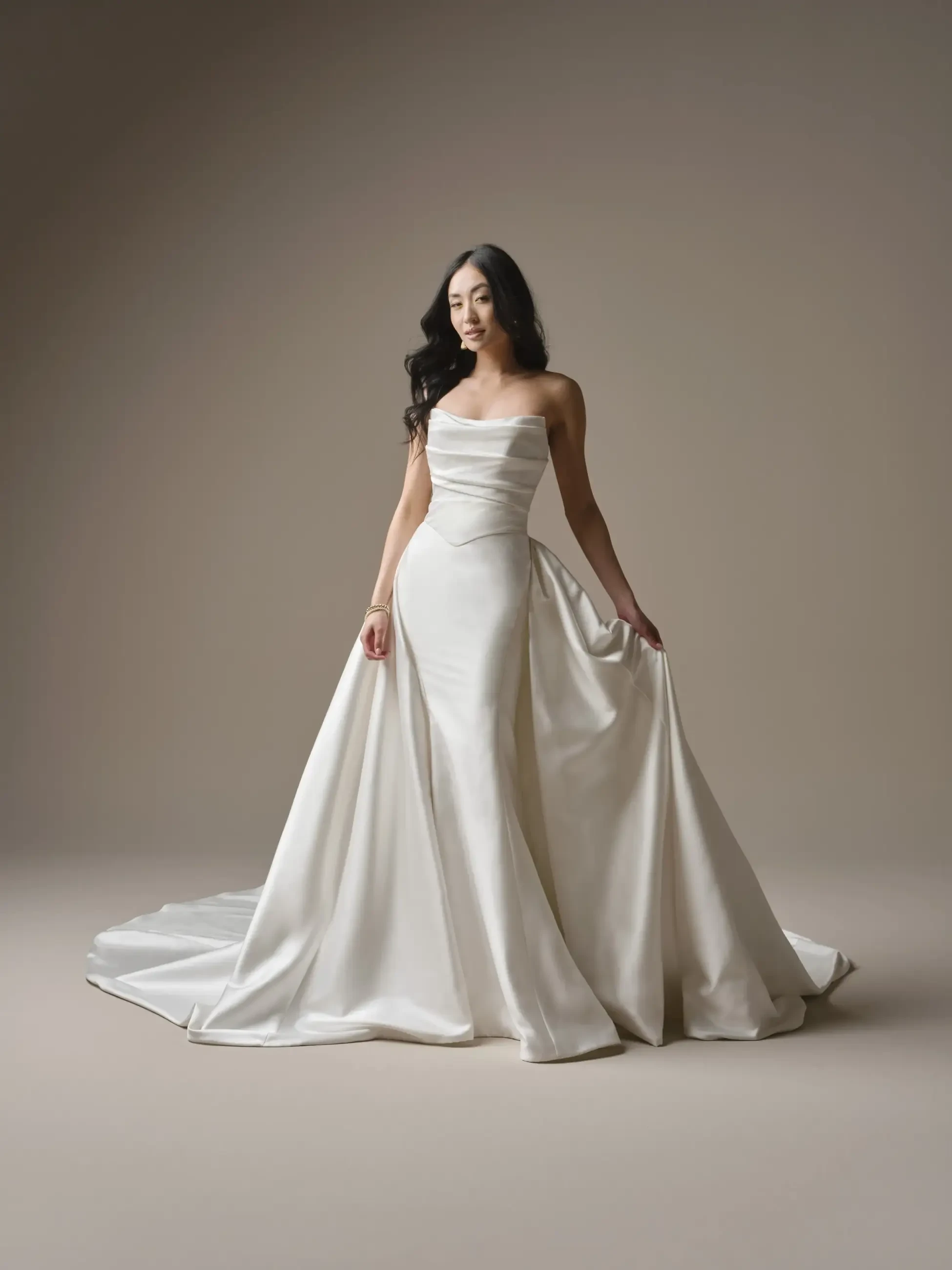 Bridal Fashion Highlights: The Biggest Couture Trends This Season. Desktop Image