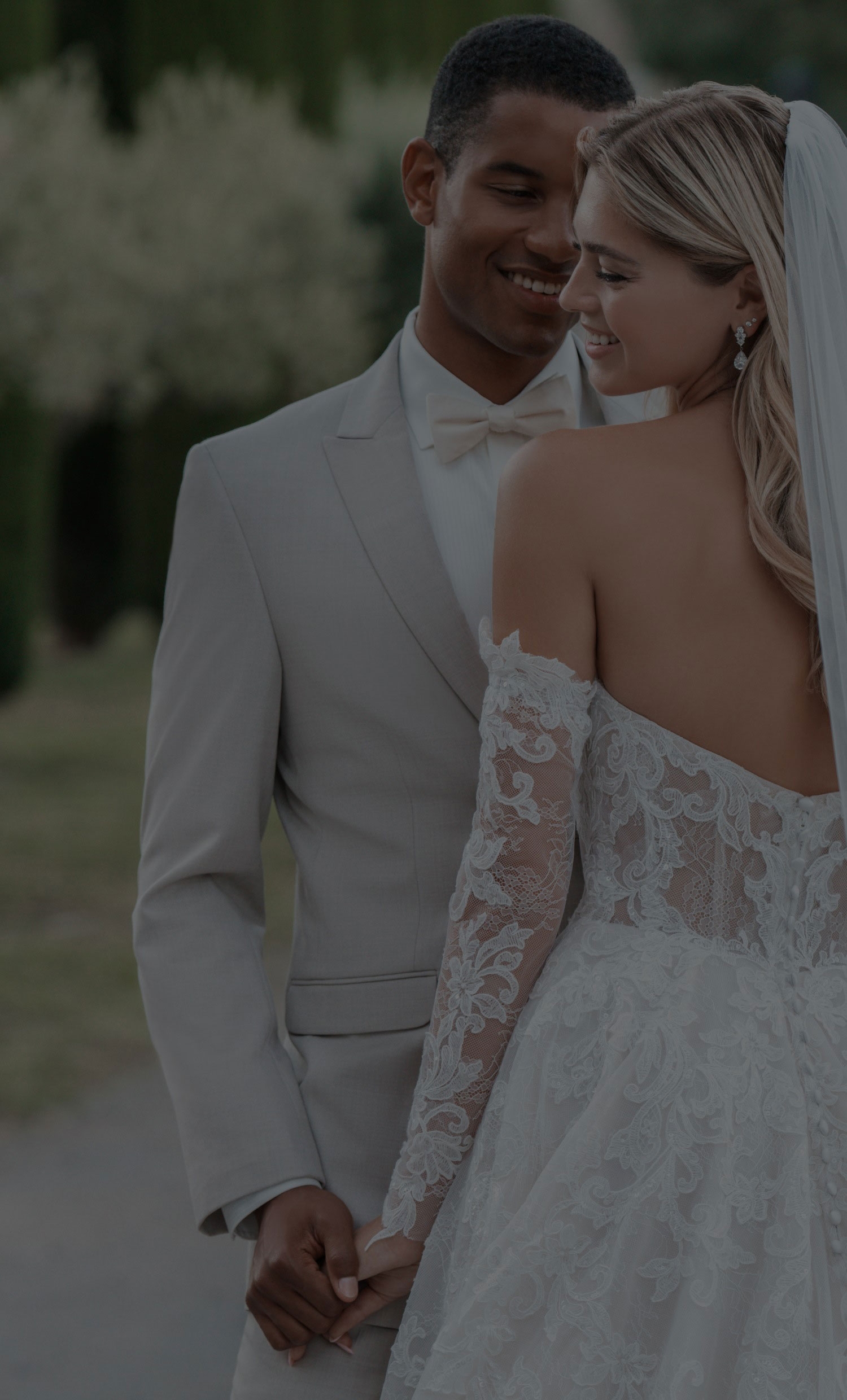 Photo of the smiling real bride and groom